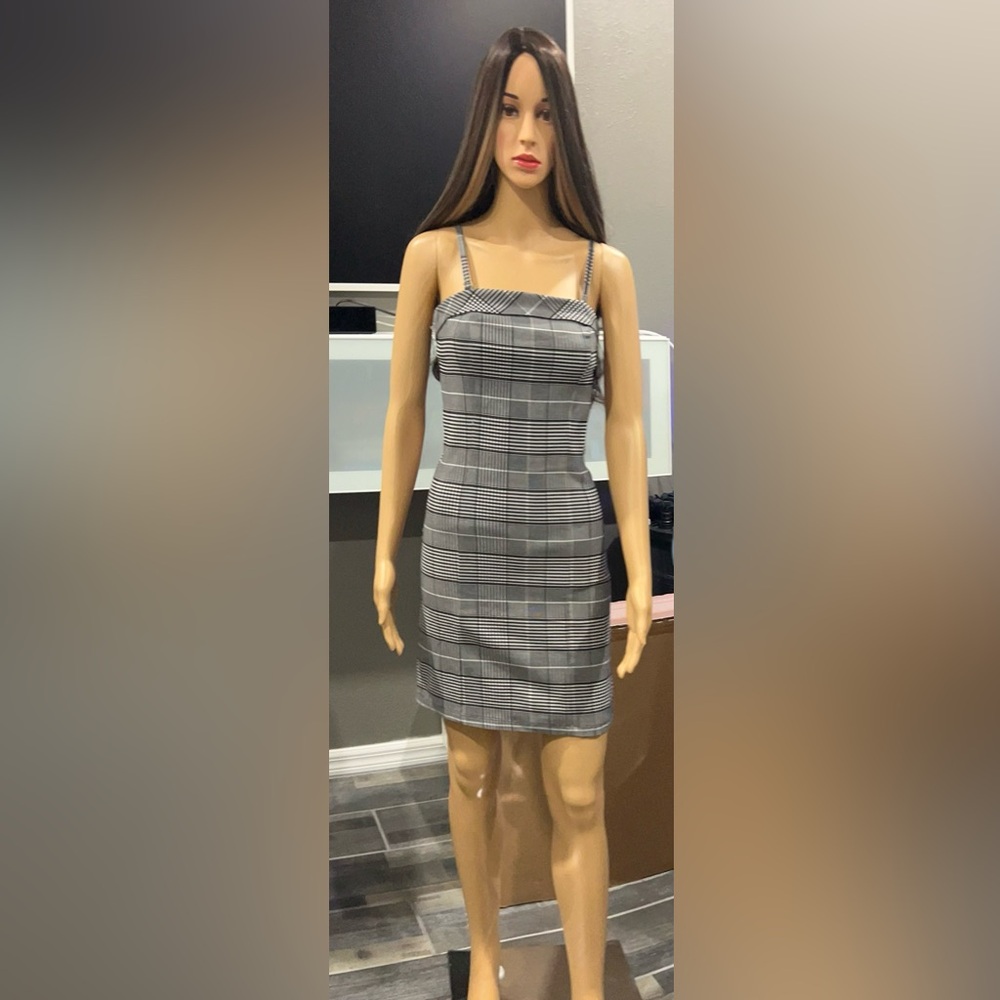 Beautiful dress that you can wear any occasion,